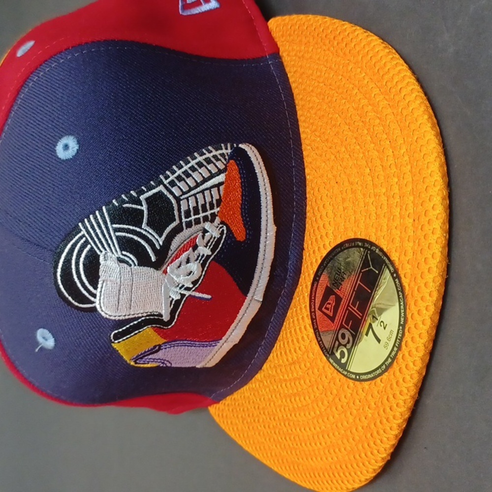 NWT "shoe fiend" 59/50 Fitted New Era hat.